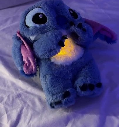 Oddychające Stitche – pluszowe maskotki sensoryczne, które imitują rytmiczny oddech.